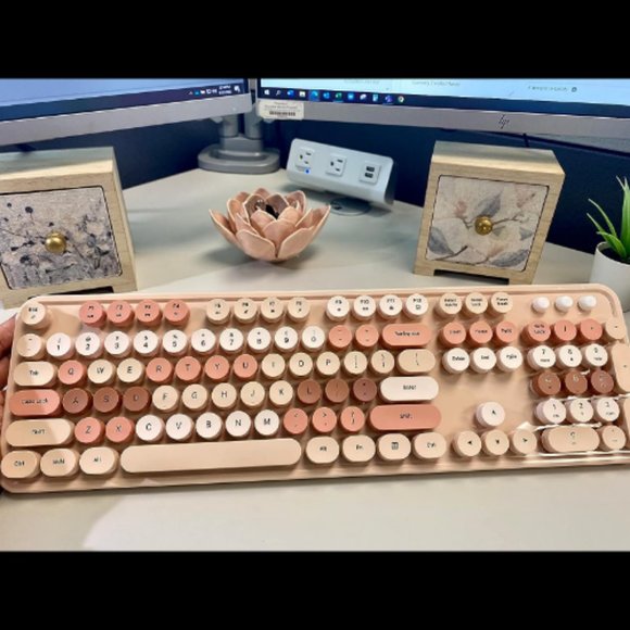 Wireless Keyboard and Mouse Combo 104 Keys Full-Sized 2.4 GHz Colorful Keyboard - Picture 12 of 15